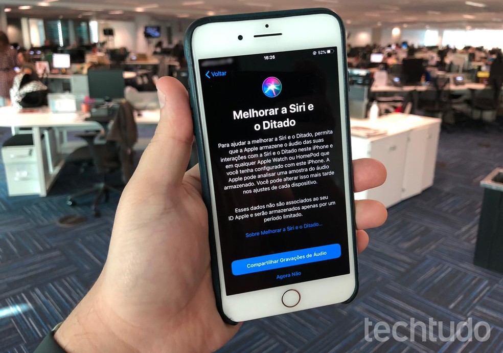 iOS 13.2 küsib, kas kasutaja soovib jagada Siri salvestusi Apple'iga Foto: Rubens Achilles / TechTudo