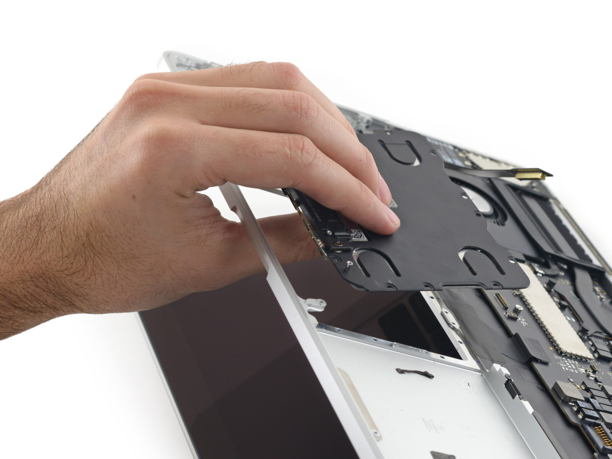 iFixit võtab lahti uue 13-tollise MacBook Pro