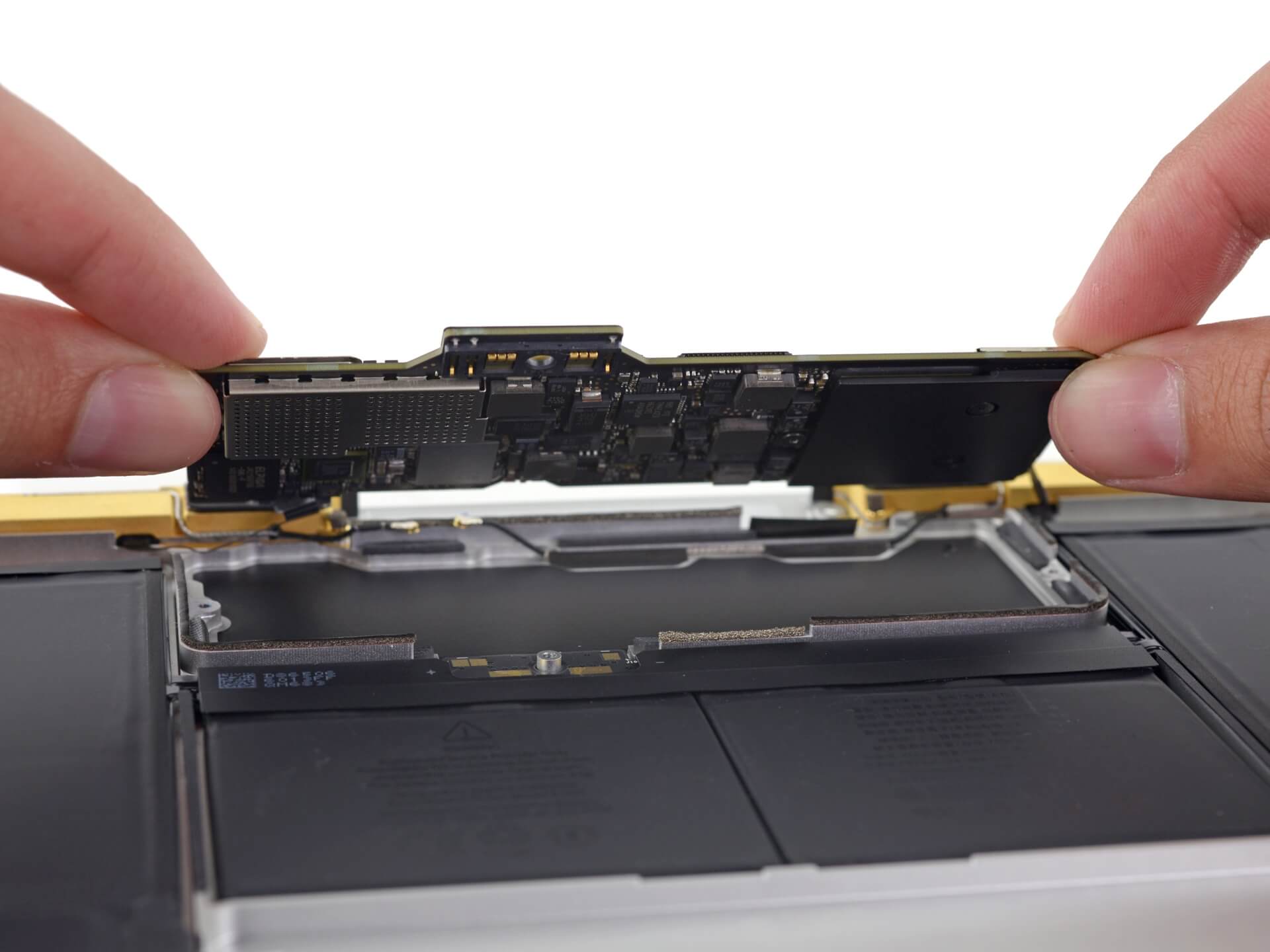Uue MacBook - iFixiti lammutamine