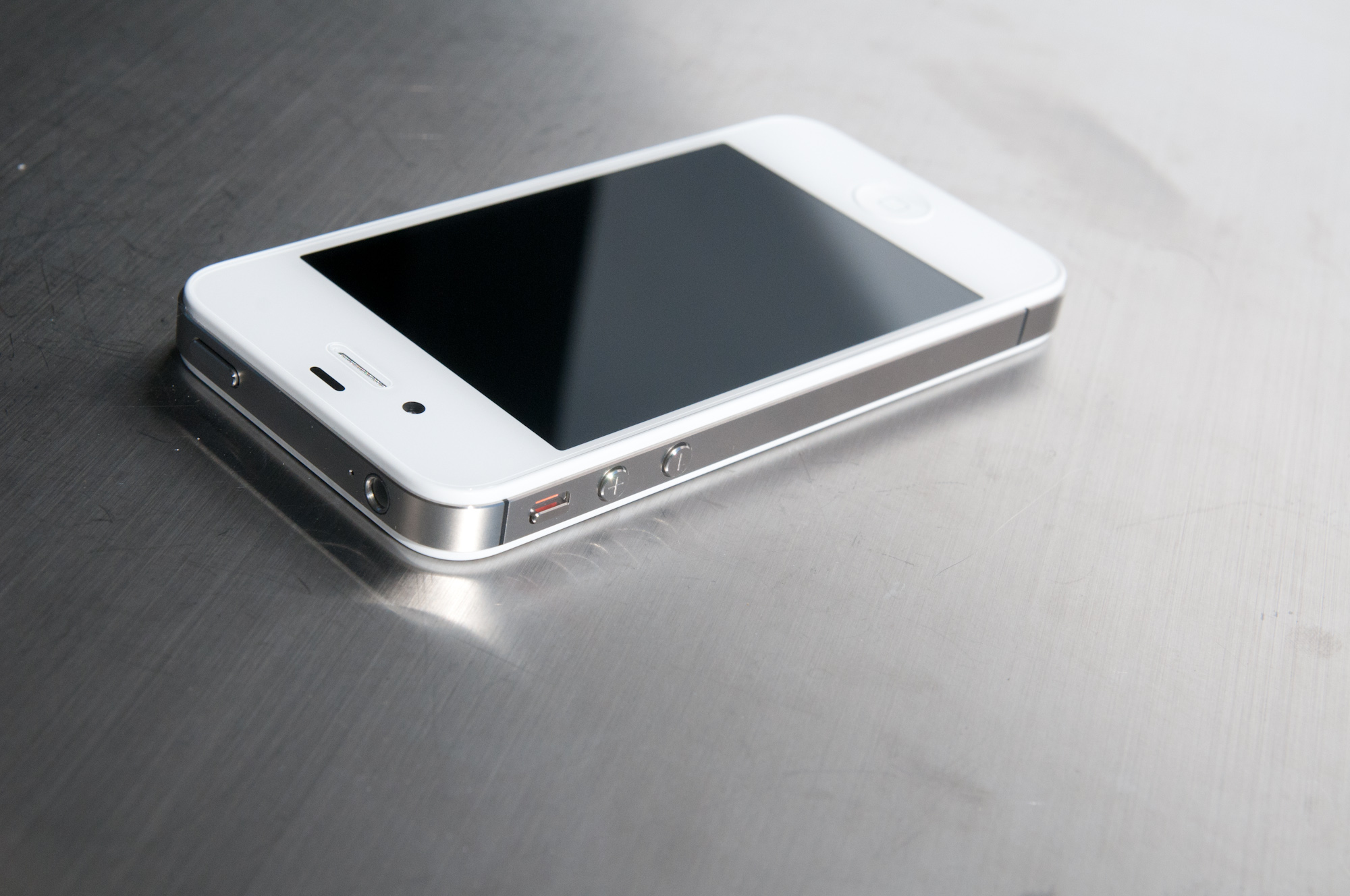 2020. aasta iPhone saab iPhone 4-st inspireerituna oma disainis "olulise muudatuse" -