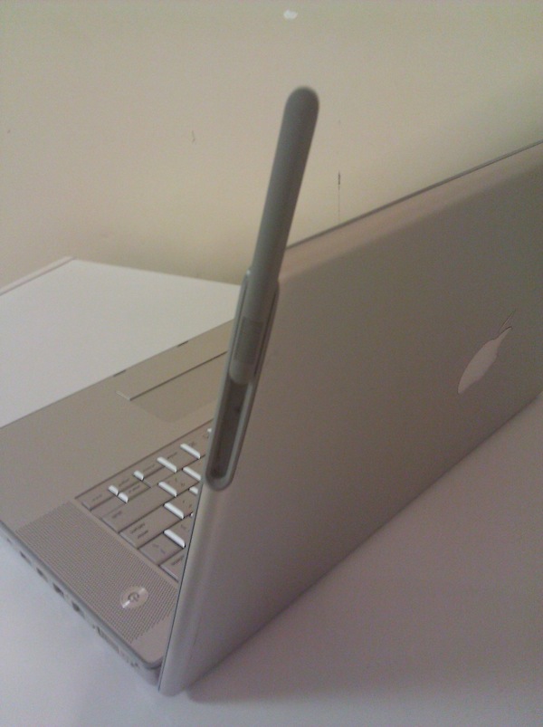 3G-ühenduvusega MacBook Pro prototüüp langeb eBays, sissetõmmatava antenni ja kõigega