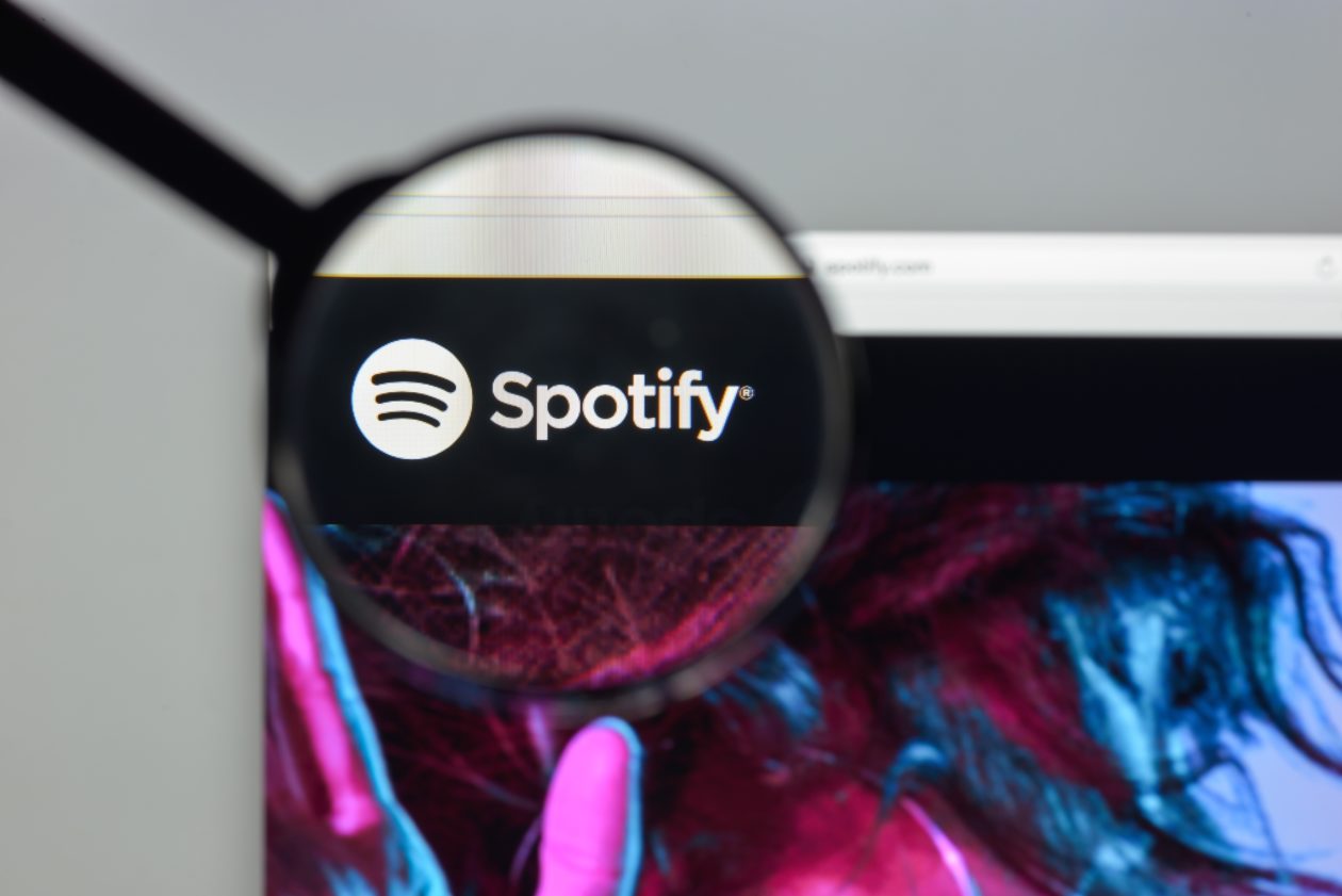 Apple loendurid Spotify süüdistused ja tsiteerib artisti vastu kohtuasi -