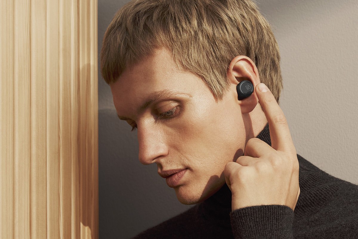 B&O toob turule uue põlvkonna traadita kõrvaklapid; Nomad tutvustasid uut juhtmeta laadijat -