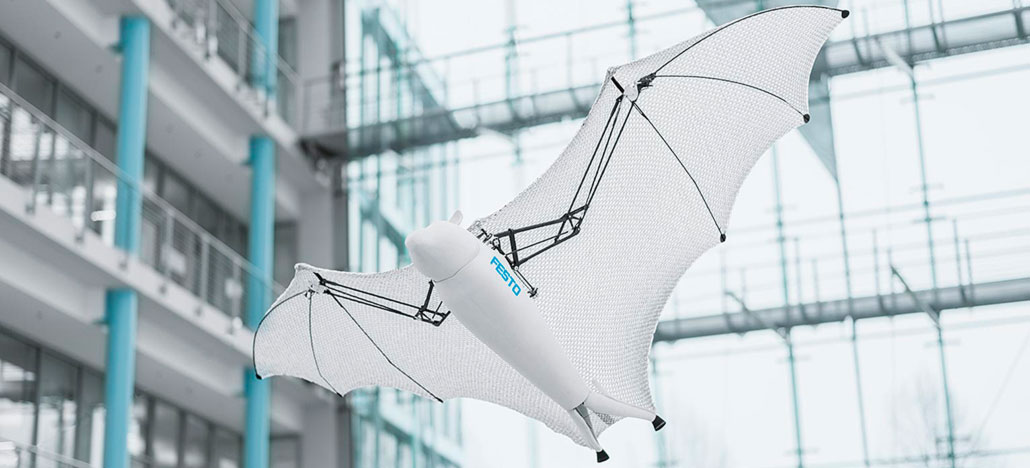 Festo Bionic esitleb nahkhiirte kujuga lendavaid rebaseid droone