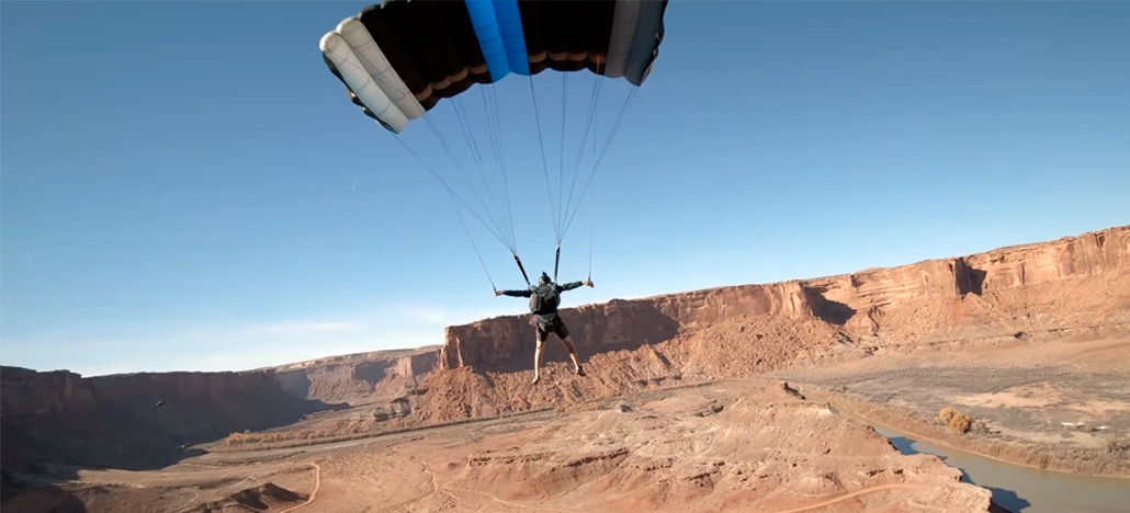 GoPro võitjavideos Million Dollar Challenge on FPV droon, mis ületab langevarjude vahel
