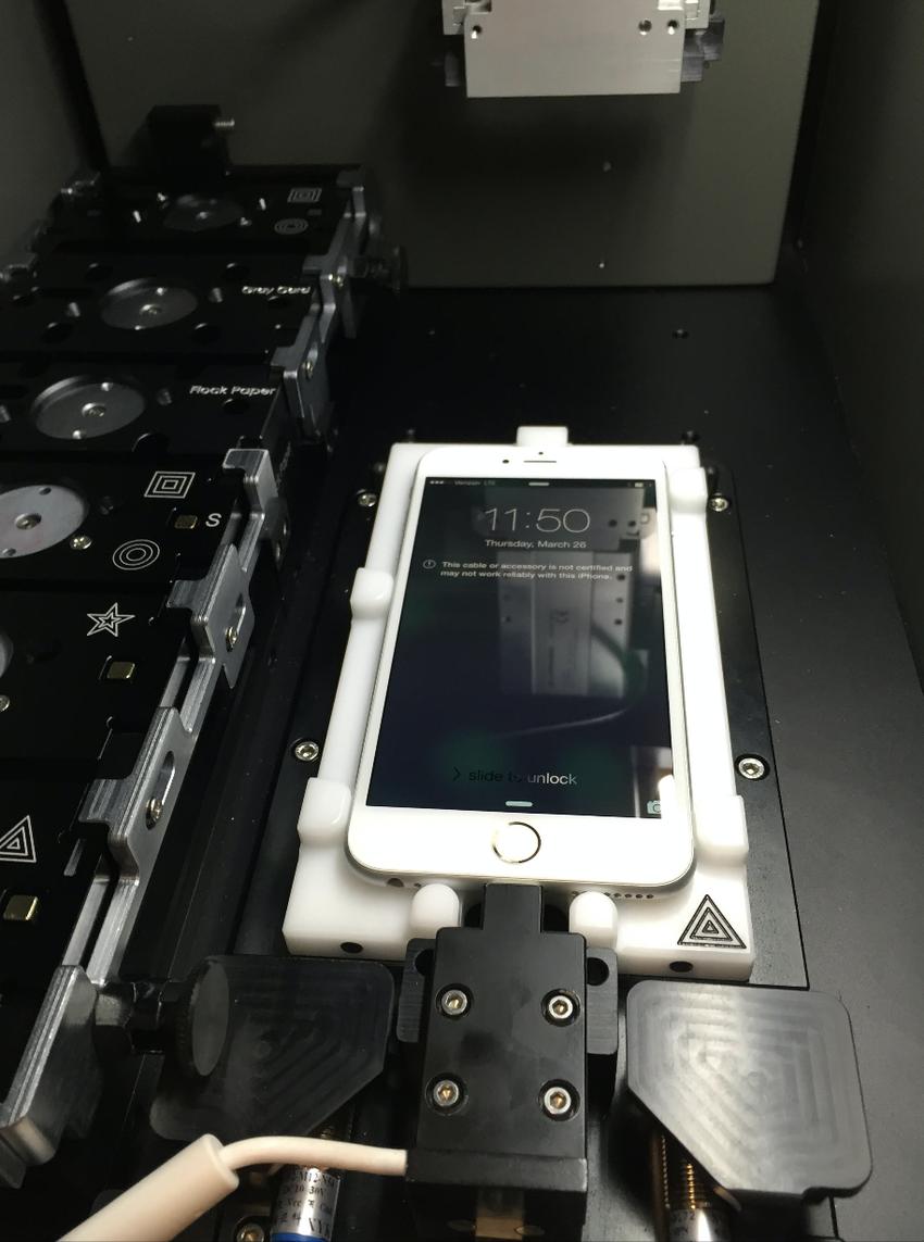 Mesin kalibrasi Apple Store iPhone