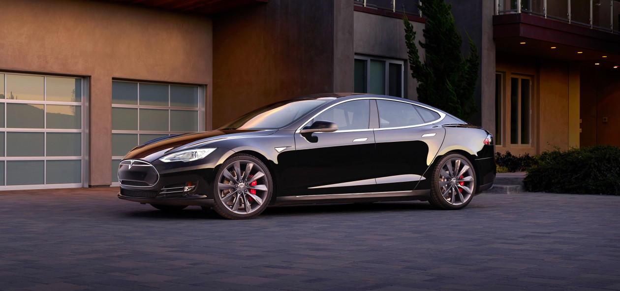 Tesla VP tehnosõidukite jaoks rendib Apple [atualizado: mais um]