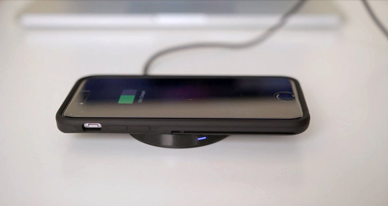 Traadita laadimistarvik "iPhone 8" võib kohale jõuda millalgi pärast seadme enda valmimist