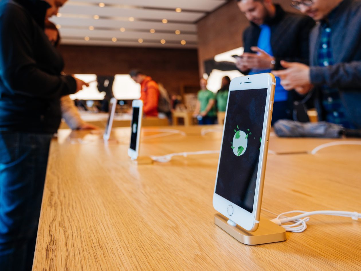 Uuringud näitavad, et iPhone'i omanikud jäävad Apple'i lipulaevatootele truuks