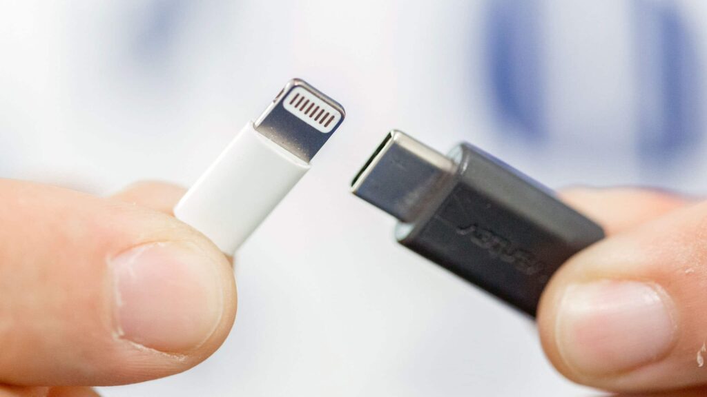 Vaidlus: Wall Street Journal väidab, et uus iPhone tuleb välklambi asemel USB-C pistikuga