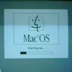 Macintosh SE tõstetud
