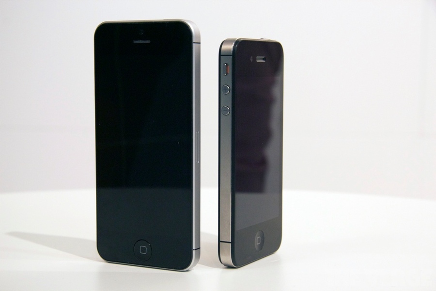 ↪ Video: vaadake uut võrdlust uute iPhone'i ja 4S mudelite vahel