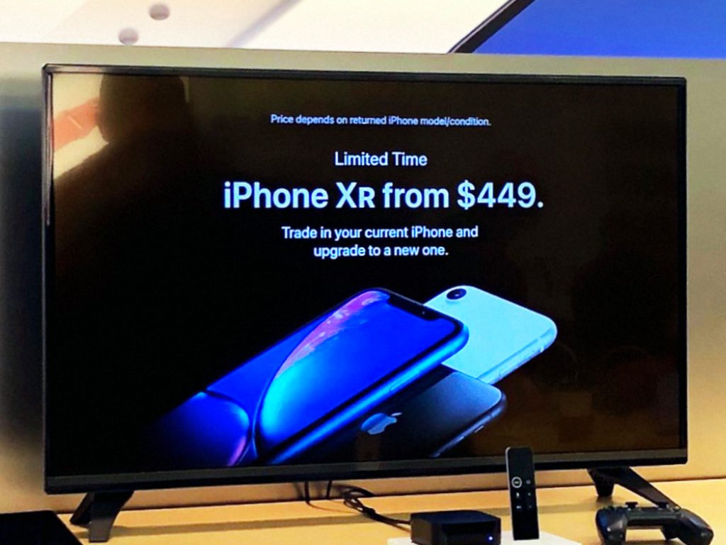 Ekraanil kuvataval Apple TV-l kuvatakse Apple Haywoodi kaubanduskeskuses iPhone XR
