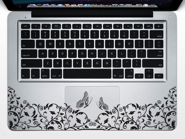 Apple hoiatab: ärge kasutage Retina ekraaniga MacBook Pro siseküljel kleebiseid