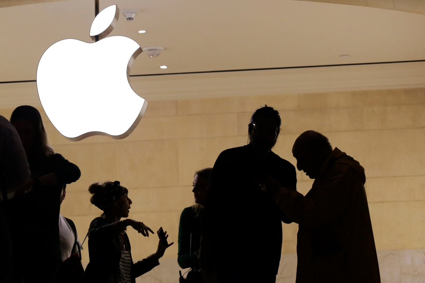 Apple on mures, et endine töötaja, keda süüdistatakse saladuste varastamises, võib USA-st põgeneda