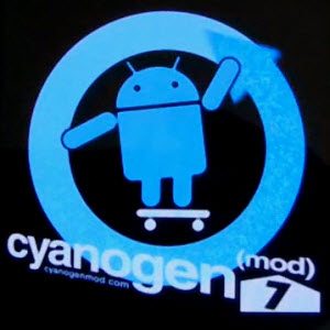 Äsja Motorola Milestone'i jaoks välja antud tsüanogeenMOD 7 RC0 (2.3.4 Gingerbead):