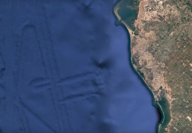 Google Earth kuvab ookeanipõhjas kahtlustatavad välislinnad