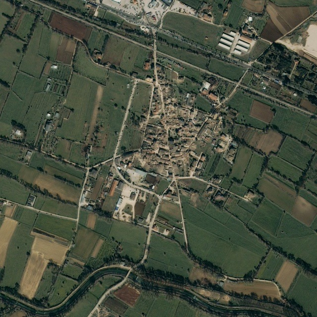 Google värskendab L'Aquila - linna maavärina all kannatanud linna - pilti