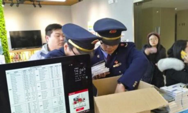 Petugas penegak hukum menonaktifkan toko Apple palsu di Tiongkok