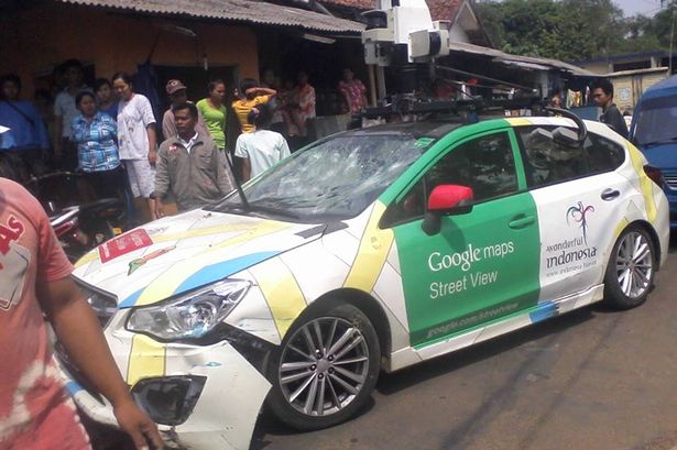 Indoneesias kukkus alla Google Street View auto