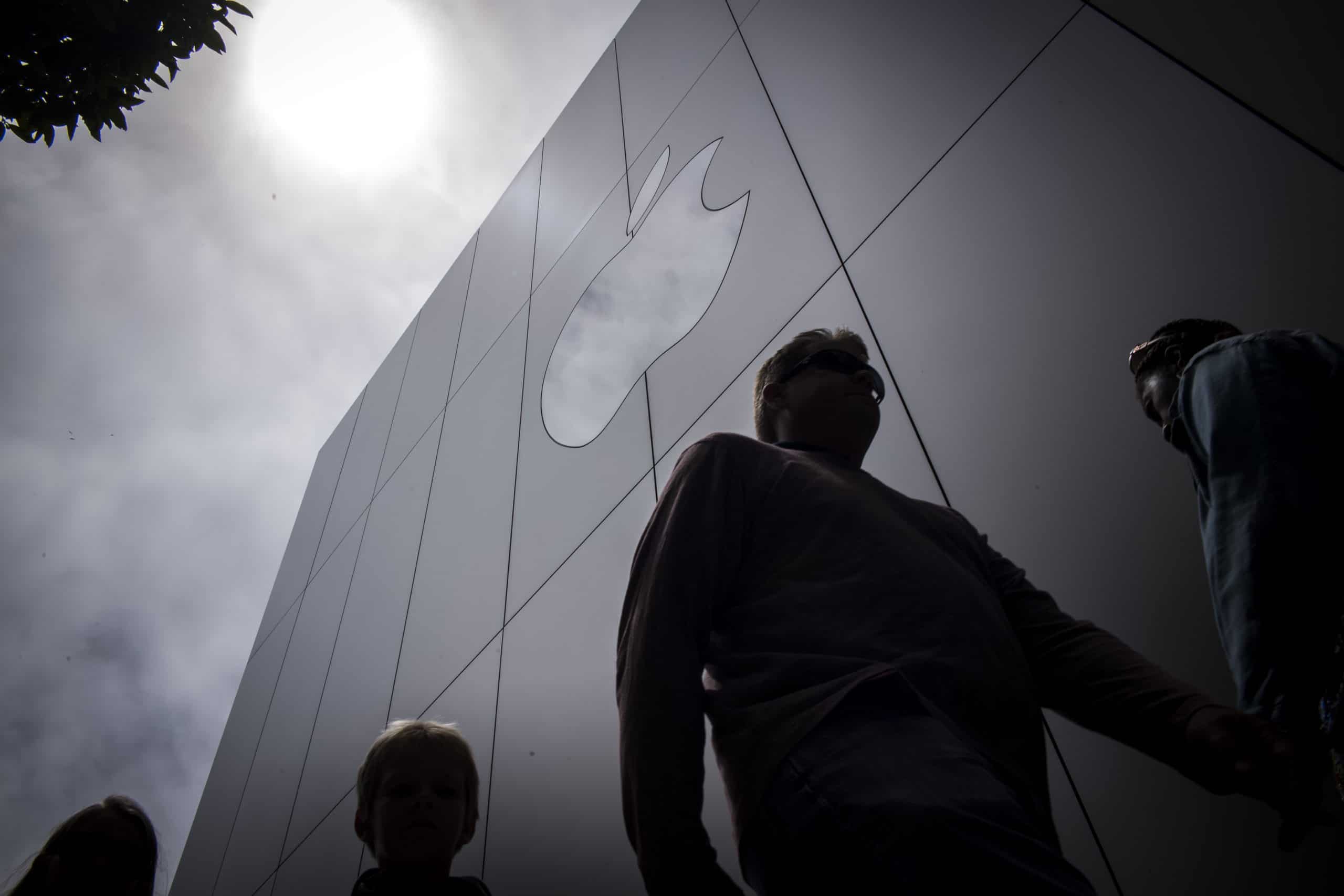 Pärast kohtusse kaevamist väitis NUVIA asutaja, et Apple värbas oma töötajad