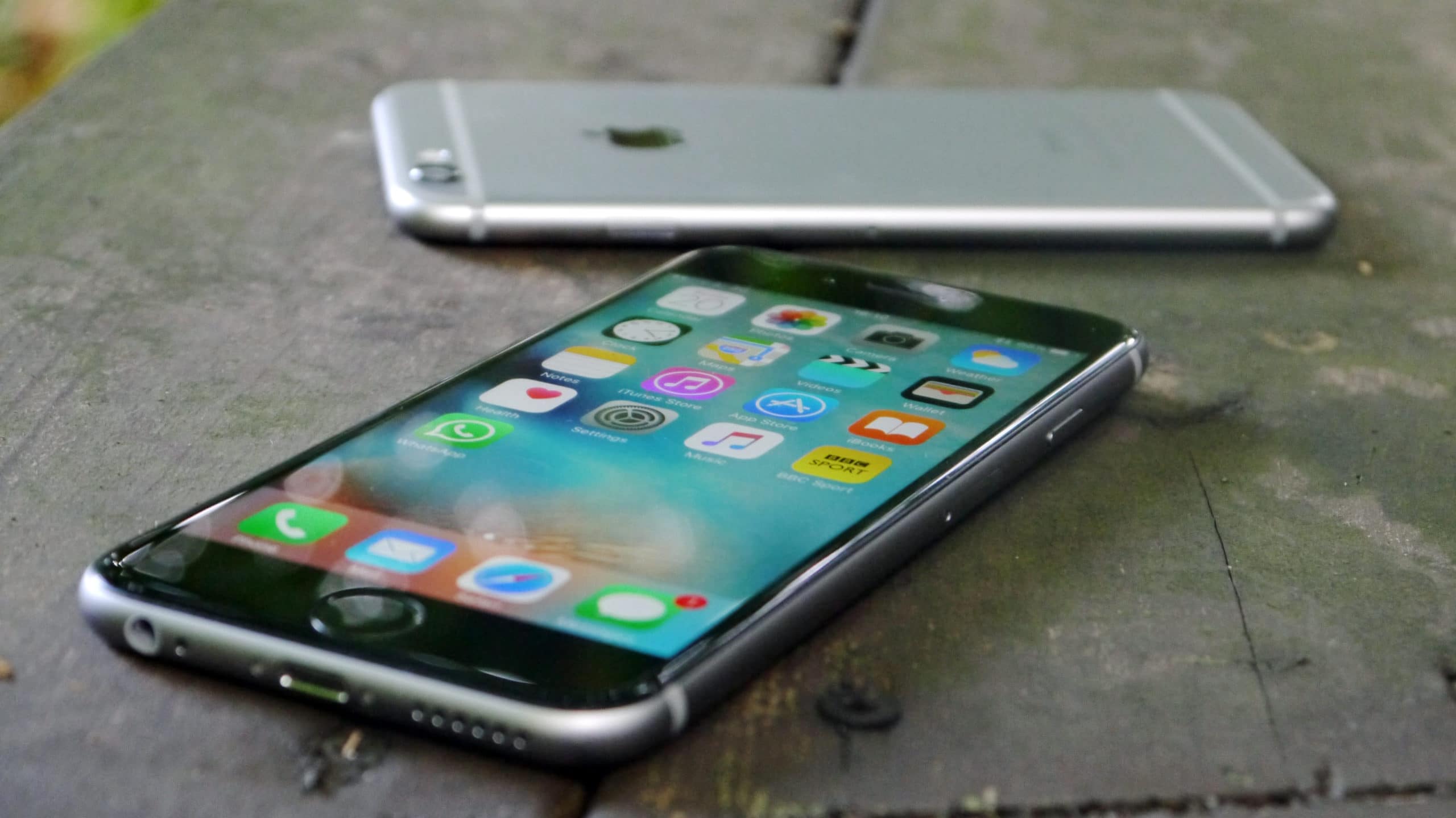 Prantsusmaa trahvis Apple'i iPhone'i akut puudutava vaidluse eest 25 miljonit eurot