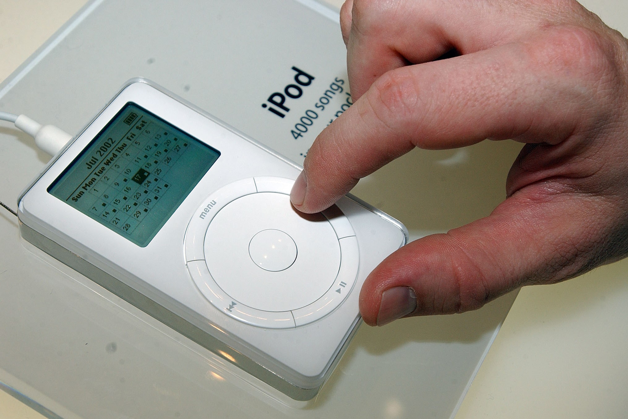 Uudishimu: iPod valmis ja käivitati vaid kümne kuuga