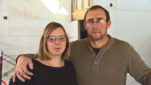 Kathy ja Ian Finley, Kanada paar, kes kaotas iPhone'i tõttu kõik